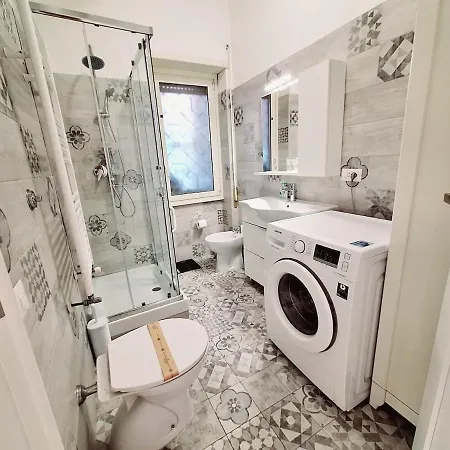 Comfortable 'n Modern * Rom