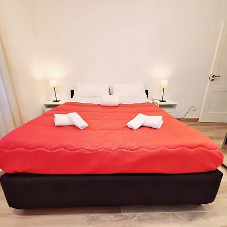 Comfortable 'n Modern * Rom